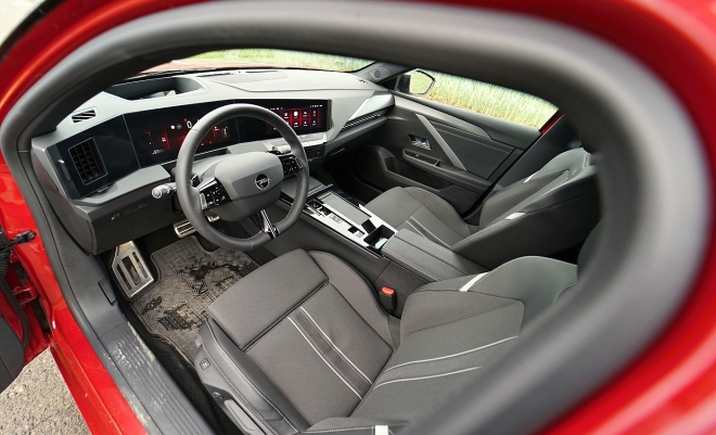 Opel Astra Sports Tourer interior